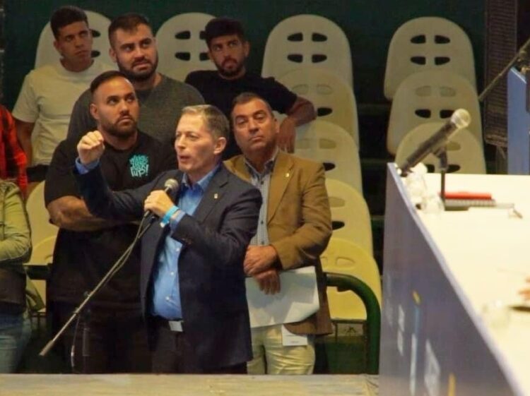 Gray en el congreso del PJ: “Si seguimos aplaudiéndonos entre nosotros, no tenemos futuro”
