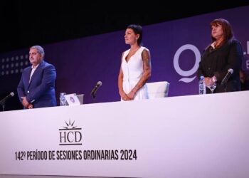 Mayra: “No me van a encontrar de brazos cruzados, no nos van a someter”