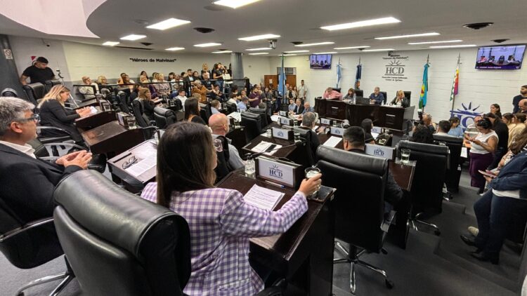 HCD: En una sesión picante se creó el Parlamento Municipal de Mujeres