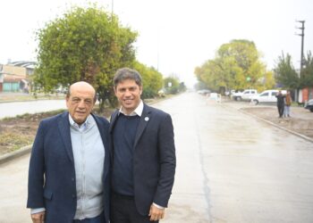 Kicillof recorrió obras en Berazategui y se llevó el apoyo de Mussi