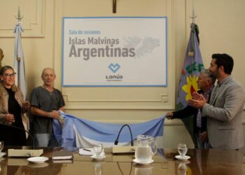 Impusieron el nombre Islas Malvinas Argentinas al recinto del HCD