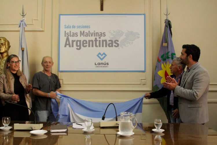 Impusieron el nombre Islas Malvinas Argentinas al recinto del HCD