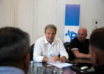 Cascallares reunió a los delegados y pidió reforzar la presencia en la calle