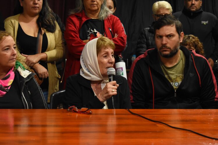 Denuncian robos al espacio de la Comisión de Homenaje a las Madres de Plaza de Mayo