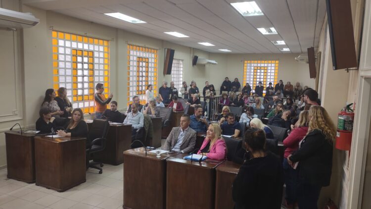 Con ausencias opositoras, el oficialismo aprobó la Tasa Vial, Organigrama y aumento de presupuesto