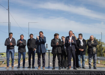 Kicillof arma un consorcio con intendentes para la gestión de la Autopista Presidente Perón