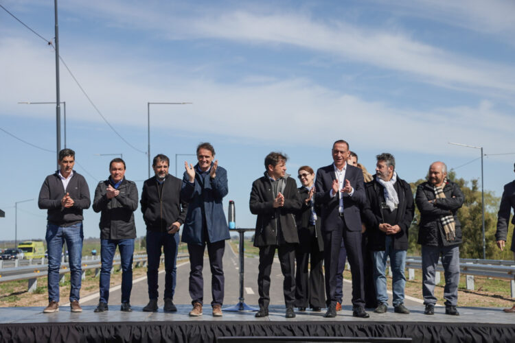 Kicillof arma un consorcio con intendentes para la gestión de la Autopista Presidente Perón