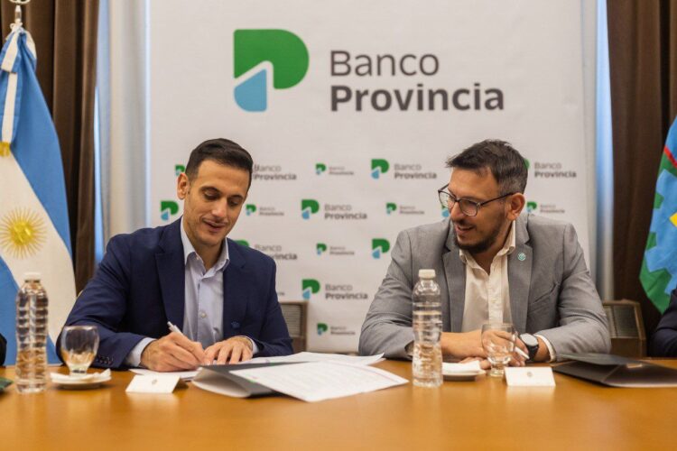 Julián firmó un Leasing para la adquisición de maquinaria