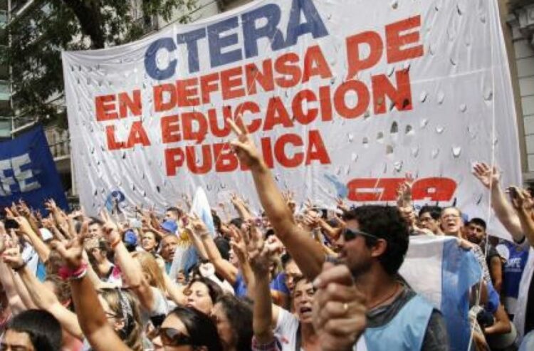 Docentes convocaron a un paro nacional para este jueves