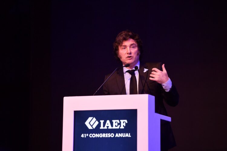 La oposición avanzó en diputados y Milei amenazó con vetar leyes