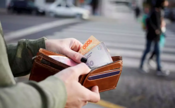 Más de la mitad gasta ahorros para llegar a fin de mes