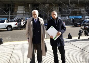 Gray presentó un amparo ante el cierre de sucursales y despidos en el Correo Argentino