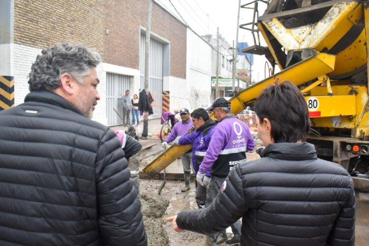 Mayra supervisó nuevas obras de bacheo en Quilmes oeste 