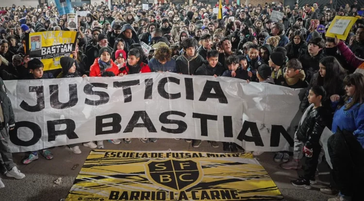 Multitudinaria marcha en pedido de justicia por Bastián