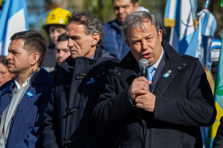 Cascallares y Katopodis anunciaron la finalización del bajo a nivel de Longchamps