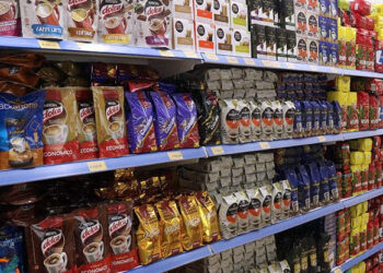 Kicillof avanza en una Ley de Góndolas bonaerense