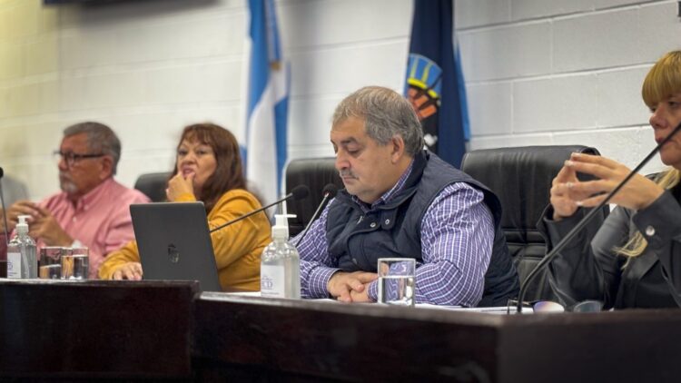 HCD: Reunión de bloque para oficializar el cambio de Esteche por Báez en la presidencia