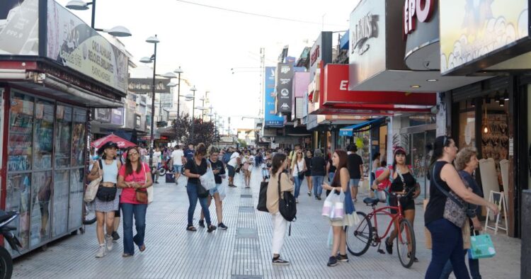 Lomas lanzó “Precios de la Comunidad” con comerciantes locales