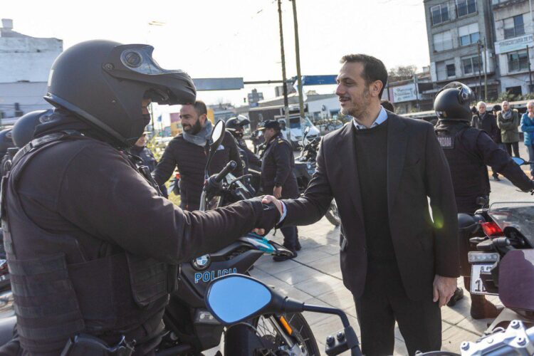Lanús sumó 10 motos para seguridad