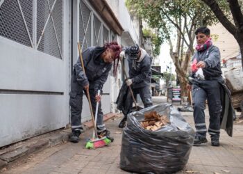 Sumaron 400 trabajadores para el sistema de barrido de calles