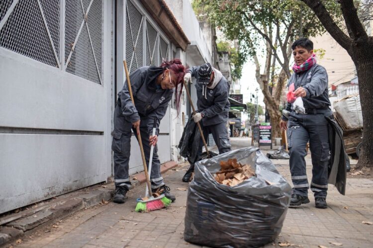 Sumaron 400 trabajadores para el sistema de barrido de calles