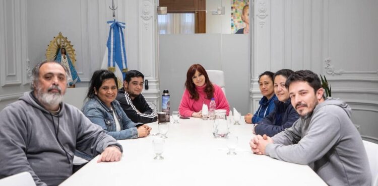 “Le llevamos a Cristina la situación angustiante que se está viviendo en los barrios populares”