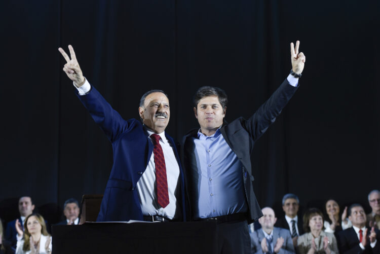 Kicillof viajó a La Rioja y firmó convenios con Quintela