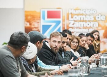 Seguridad: Otermín se reunió con miembros de los foros comunitarios de Lomas