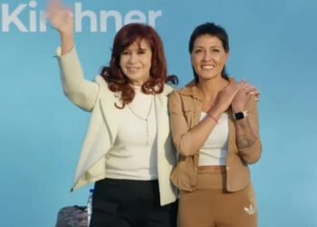 Mayra Mendoza viaja a México con Cristina Kirchner