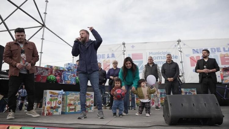 Otermín participó de los festejos por el mes de la niñez en Fiorito