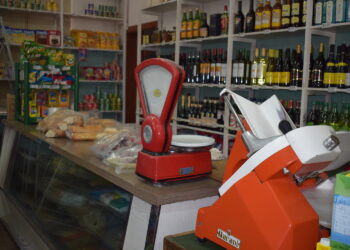 “Los supermercados usan la excusa de las tasas para aumentar los precios”