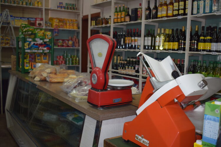 “Los supermercados usan la excusa de las tasas para aumentar los precios”