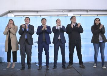 Kicillof encabezó la presentación del programa “Escuelas Cuidadas” en Varela