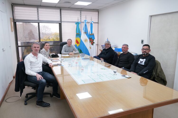 Gray se reunió con el ministro Correa