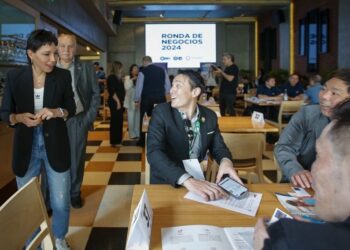 Mayra con empresarios: “Tenemos que cuidar los puestos de trabajo”