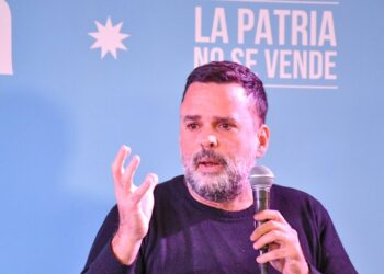 Menéndez bancó a Kicillof: “No podemos limar al principal activo político para salir de este infierno”