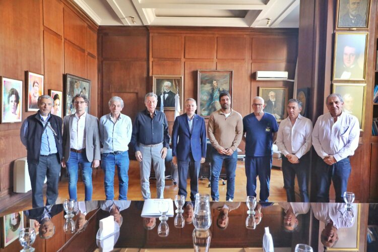 Gray se reunió con referentes de la Facultad de Medicina de la UBA