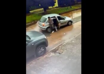 Intentaron robarle el auto, sacó un arma y disparó contra un delincuente