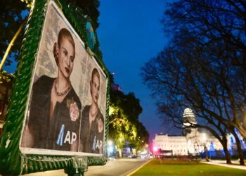 Evita llora: Gray dejó un mensaje en el día de la lealtad mientras prepara una nueva agrupación