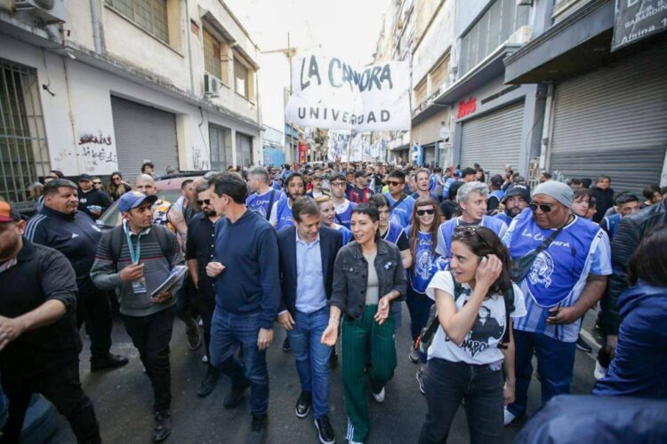 Los intendentes de la Región presentes en la Marcha universitaria