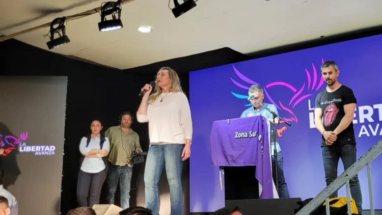 En medio de incidentes Karina Milei desembarcó en La Plata