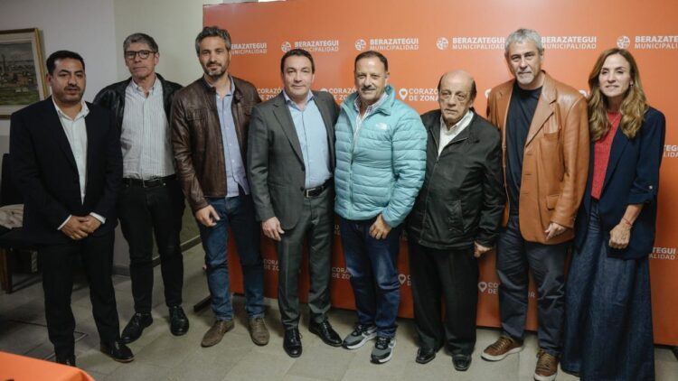 Mussi, Watson, Ferraresi y una foto que calienta la interna del PJ