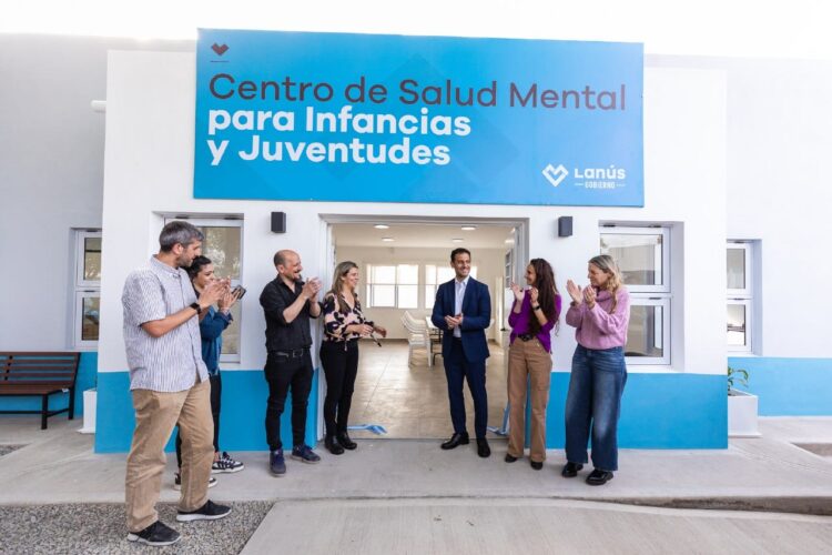 Julián inauguró un centro de Salud Mental en Chingolo
