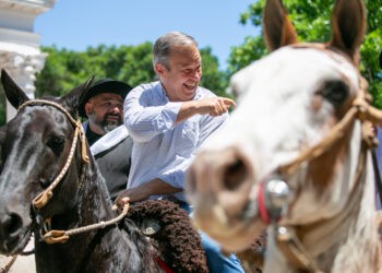 Brown celebró el Día de la Tradición con un desfile en Ministro Rivadavia