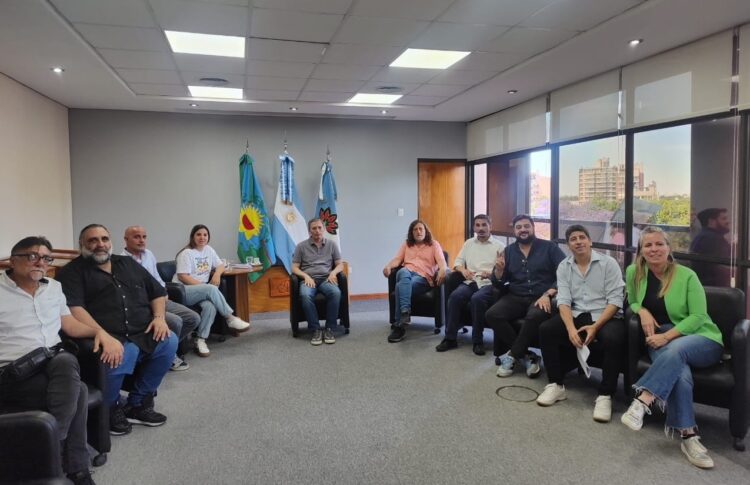 Gray recibió a Baradel y de Isasi