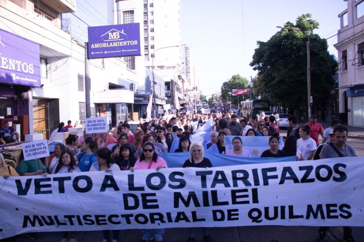 Nueva marcha a Metrogas en contra de los tarifazos
