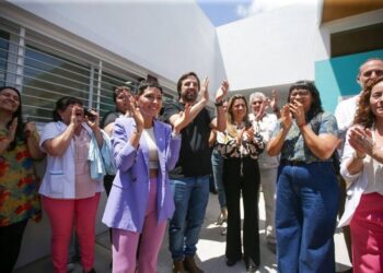 Mayra y Kreplak recorrieron las obras del nuevo centro comunitario de salud mental