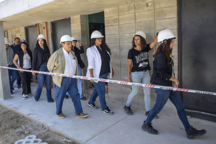 Mussi recorrió las obras de urbanización del barrio Once en Berazategui