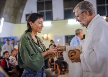 Mayra Mendoza impulsa un diálogo interreligioso