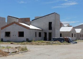 Avanzan las obras de viviendas en el barrio Kennedy Norte en Berazategui